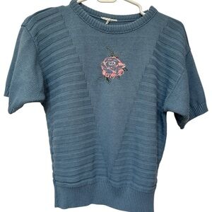 TR Bentley Vintage Blue Short Sleeve Sweater with Pink Floral Embroidery